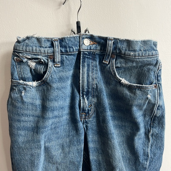 Abercrombie & Fitch High Rise Jean Mom Jean - Picture 2 of 7